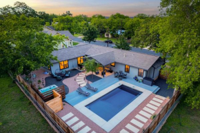Das Weinhaus Pool & Hot Tub - Walk to Main St